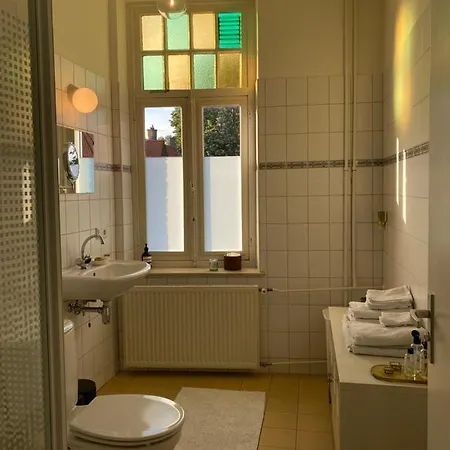 Spacious On Location In Apartment
