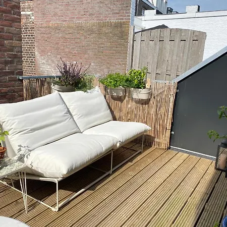 Spacious On Location In Apartment